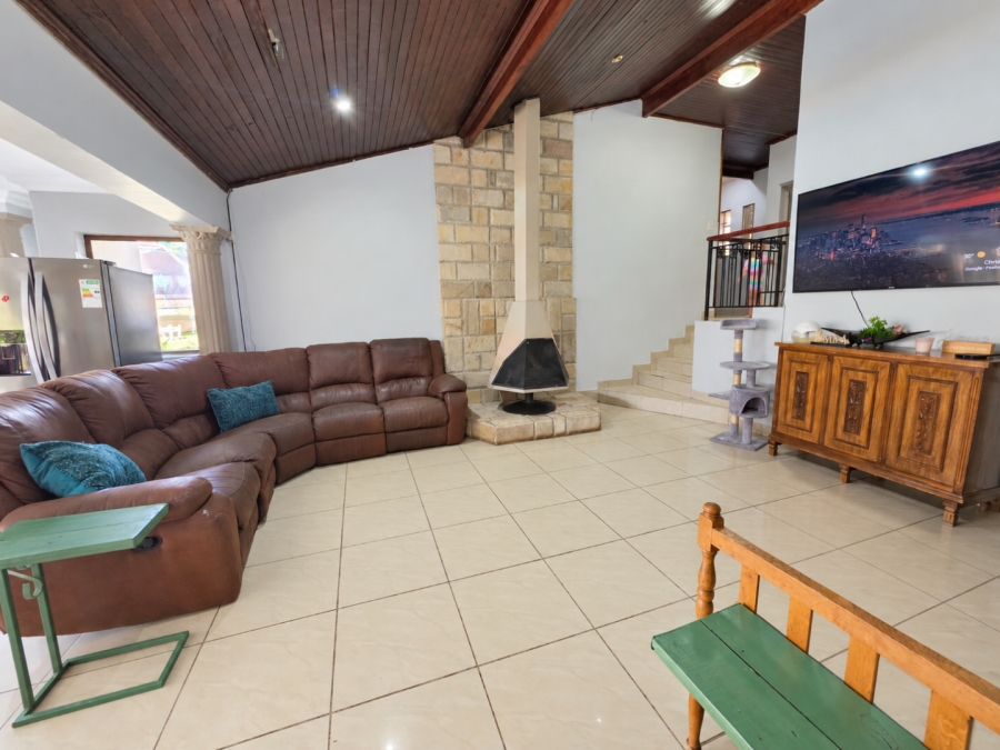 4 Bedroom Property for Sale in Wilkoppies North West
